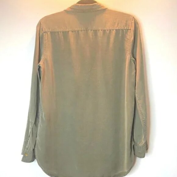 Babaton (Aritzia) Top - Button Up / Army Green / Pockets / Roll Up Sleeves - Picture 4 of 4